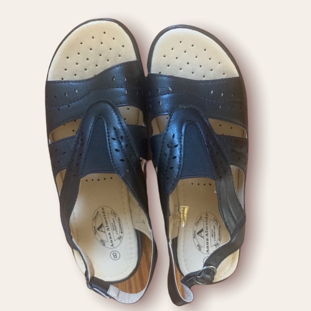ANNA ALMEIDA 8 Women’s Black sandals NEW